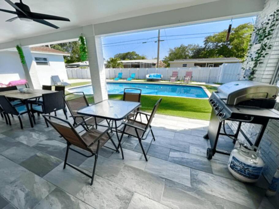 Luxurious & Modern Open Floor Plan Heated Pool Villa ハリウッド エクステリア 写真