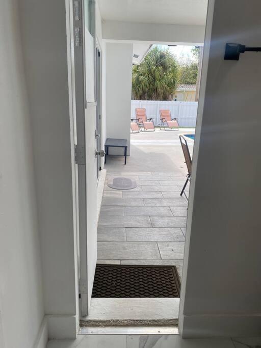 Luxurious & Modern Open Floor Plan Heated Pool Villa ハリウッド エクステリア 写真